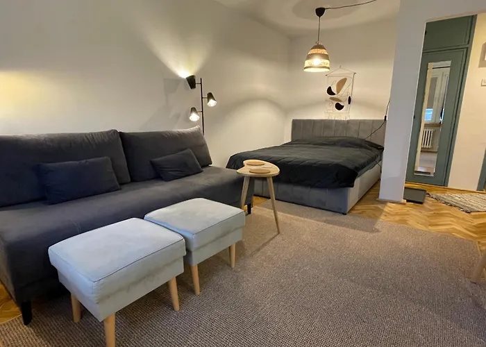 Klimatyczna Kawalerka W Centrum アパート *